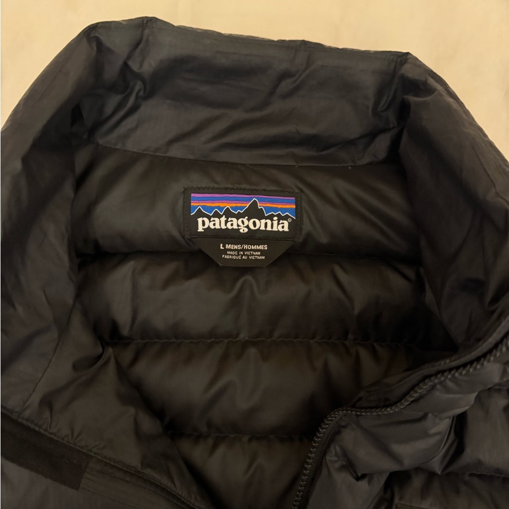 Patagonia Black Quilted Down Vest - Picture 4 of 4
